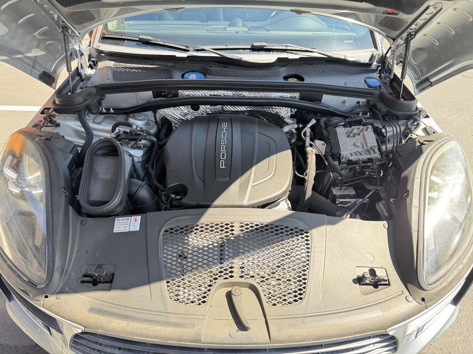 Used 2019 Porsche Macan AWD/4WD image 24