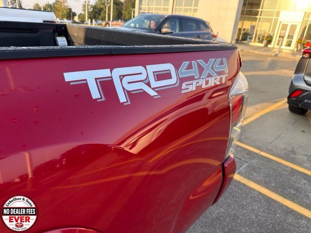 Used 2020 Toyota Tacoma TRD Sport w/ Technology Package AWD/4WD image 5