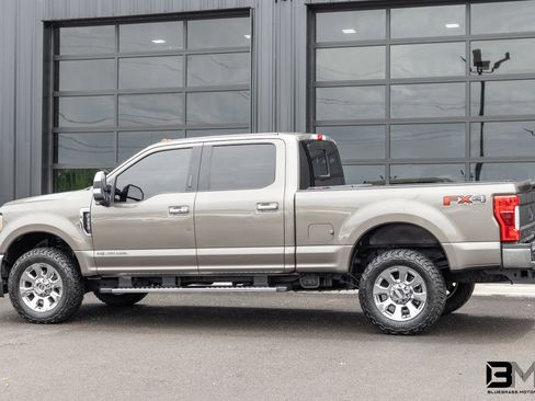 Used 2019 Ford F350 Lariat w/ Lariat Ultimate Package AWD/4WD image 5