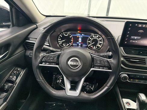 Used 2024 Nissan Altima 2.5 SR w/ SR Premium Package FWD image 23