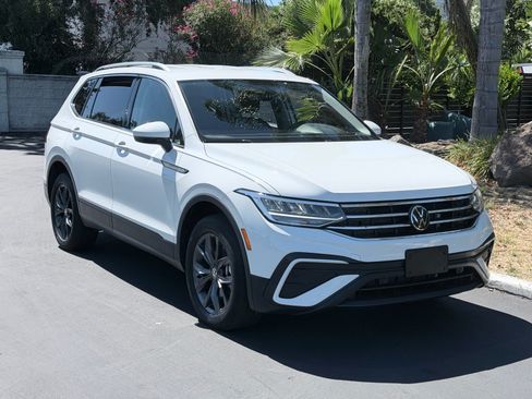 Used 2024 Volkswagen Tiguan SE AWD/4WD image 5