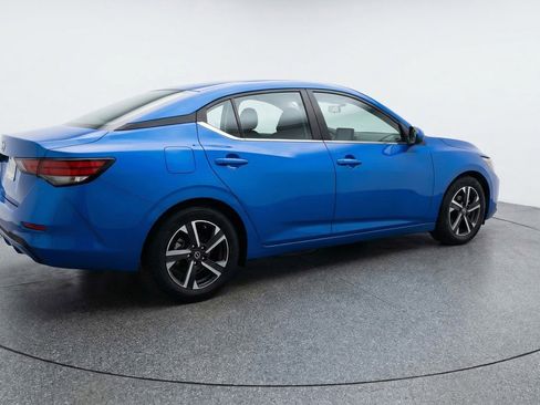 Used 2025 Nissan Sentra SV FWD image 9