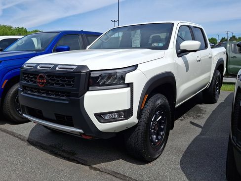 New 2026 Nissan Frontier PRO-4X w/ Pro-4x Convenience Package AWD/4WD image 3
