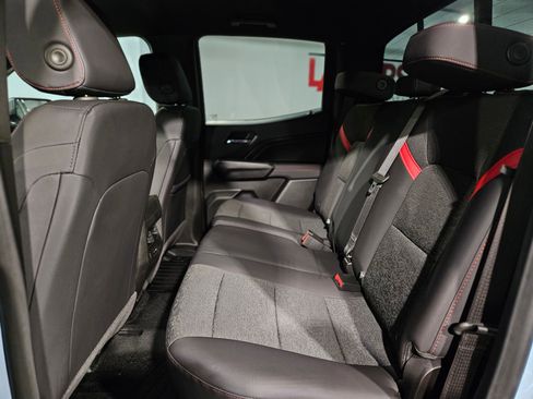 Used 2025 Chevrolet Colorado Z71 image 37