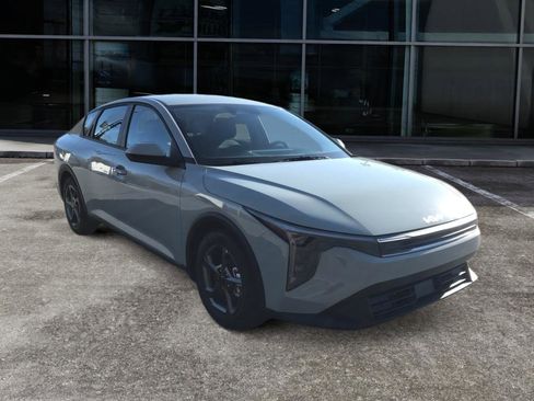 New 2025 Kia K4 image 3