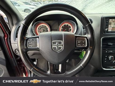 Used 2019 Dodge Grand Caravan SE FWD image 13