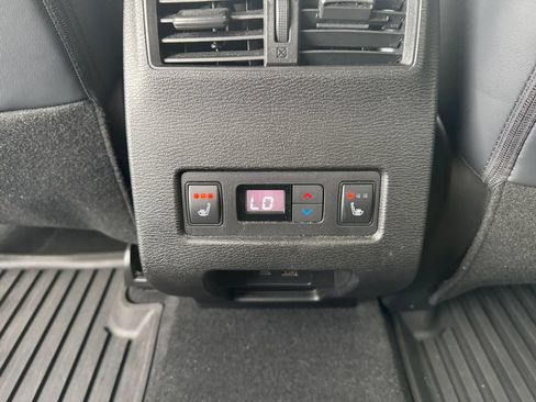 Used 2024 Mitsubishi Outlander SEL Black Edition AWD/4WD image 37