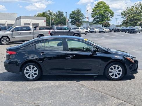 Used 2023 Toyota Corolla LE FWD image 8