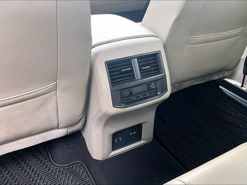 Used 2023 Volkswagen Atlas SE w/ Black Wheel Package FWD image 33