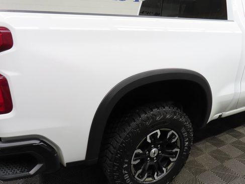 Used 2023 Chevrolet Silverado 1500 ZR2 image 37