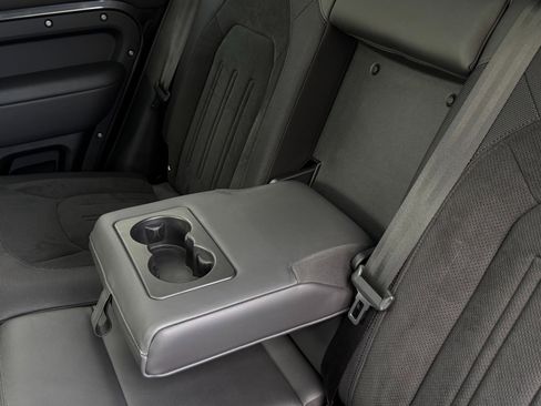 Used 2023 Land Rover Defender 110 image 54