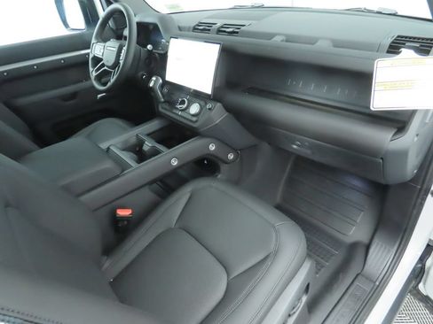 Used 2026 Land Rover Defender 110 S AWD/4WD image 18