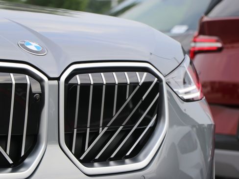 Used 2025 BMW X3 xDrive30i w/ Premium Package image 6