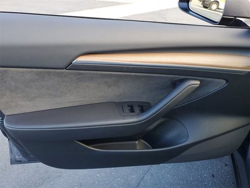 Used 2023 Tesla Model 3 Standard Range image 20