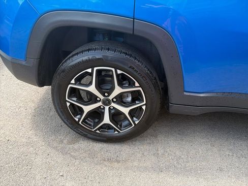 Used 2025 Jeep Compass Limited AWD/4WD image 5