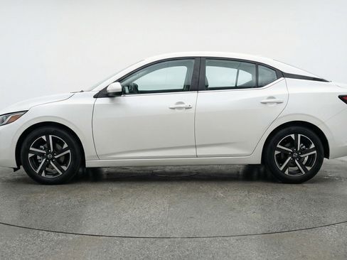Used 2025 Nissan Sentra SV image 5