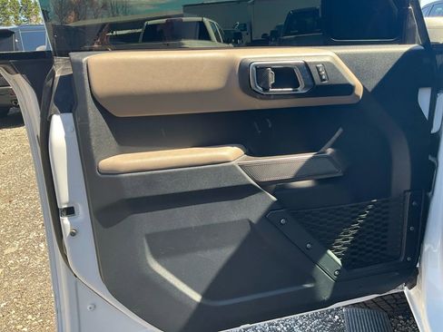 Used 2022 Ford Bronco Wildtrak image 17