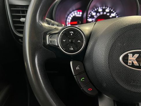 Used 2015 Kia Soul image 29