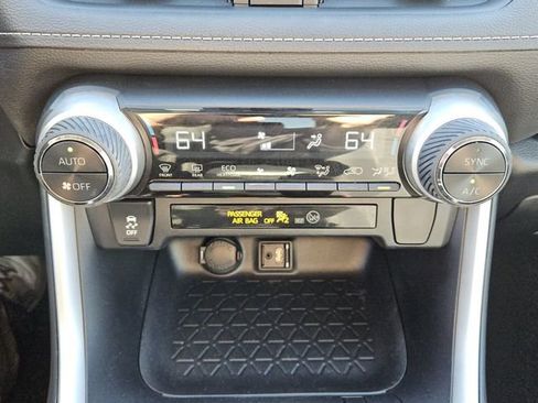 Used 2019 Toyota RAV4 XLE image 10