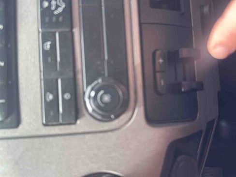 Used 2015 Ford F250 XLT AWD/4WD image 24