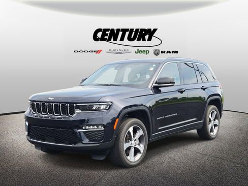 Used 2023 Jeep Grand Cherokee Limited w/ Luxury Tech Group II AWD/4WD image 8