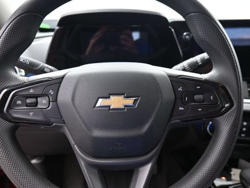 Used 2025 Chevrolet Trax LT FWD image 20