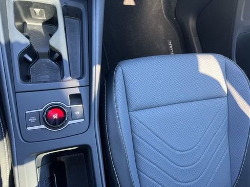 Used 2025 Volkswagen Tiguan SE R-Line image 15