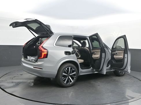 New 2026 Volvo XC90 B5 Core AWD/4WD image 39