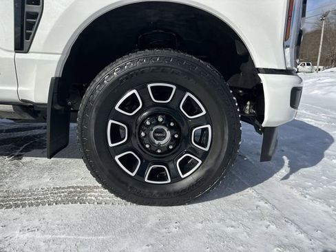 Used 2025 Ford F250 Platinum image 21