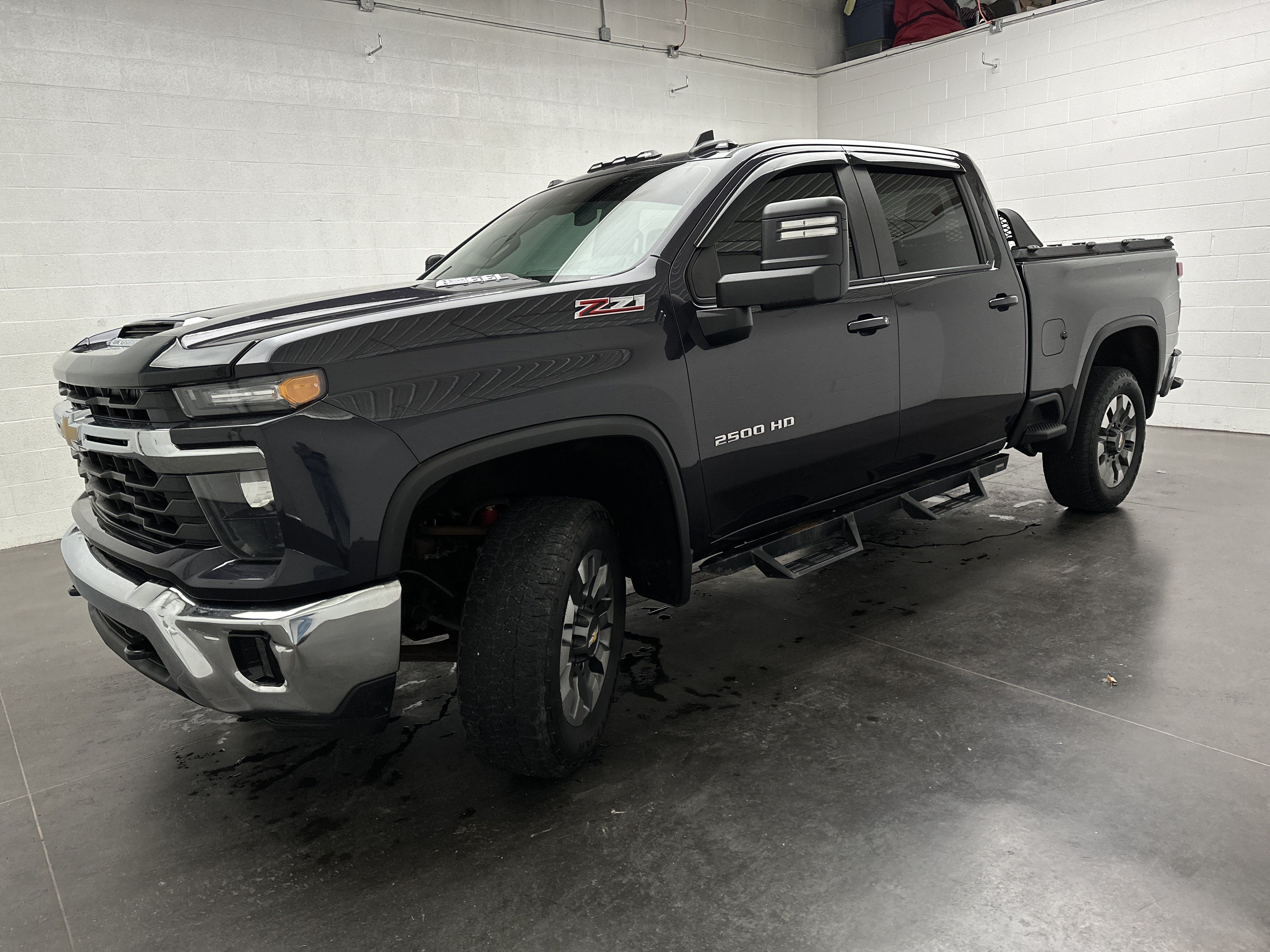 Used 2024 Chevrolet Silverado 2500 LT AWD/4WD image 4