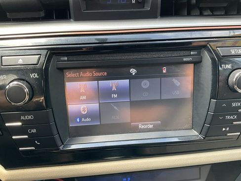 Used 2016 Toyota Corolla LE FWD image 18