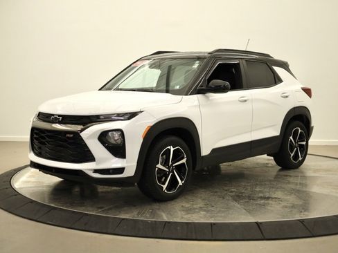 Used 2023 Chevrolet TrailBlazer RS w/ Sun and Liftgate Package image 7