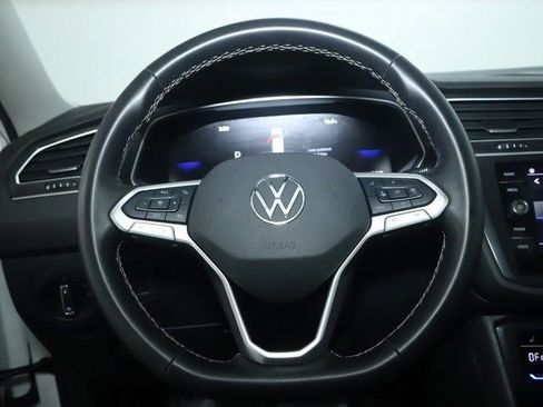 Used 2024 Volkswagen Tiguan SE FWD image 23