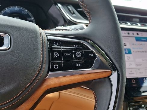 Used 2024 Jeep Grand Cherokee Summit AWD/4WD image 23