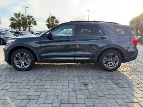 Used 2022 Ford Explorer XLT w/ Equipment Group 202A image 12