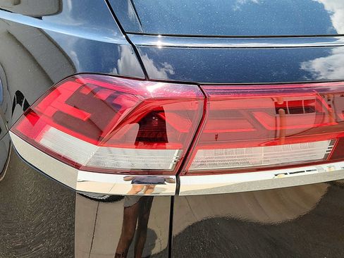 Used 2024 Volkswagen Atlas Cross Sport SE w/ Panoramic Sunroof Package AWD/4WD image 10