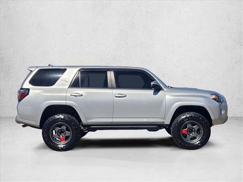 Used 2022 Toyota 4Runner TRD Off-Road Premium image 4