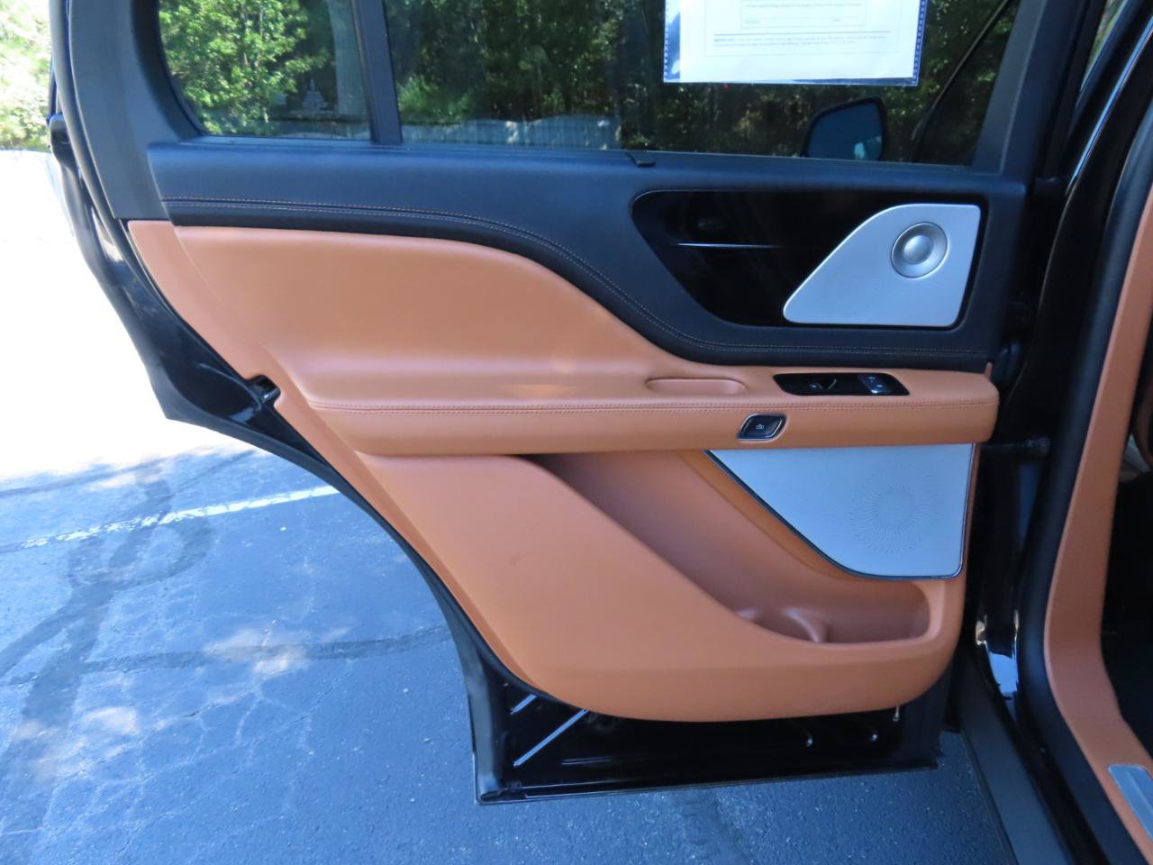 Used 2022 Lincoln Aviator Black Label w/ Dynamic Handling Package AWD/4WD image 18