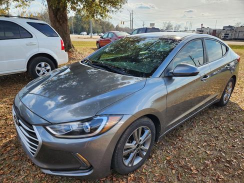 Used 2017 Hyundai Elantra SE w/ SE A/T Tech Package 03 image 1