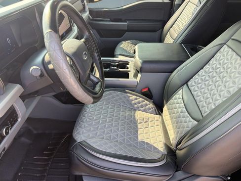 Used 2025 Ford F250 XLT w/ Black Appearance Package AWD/4WD image 5