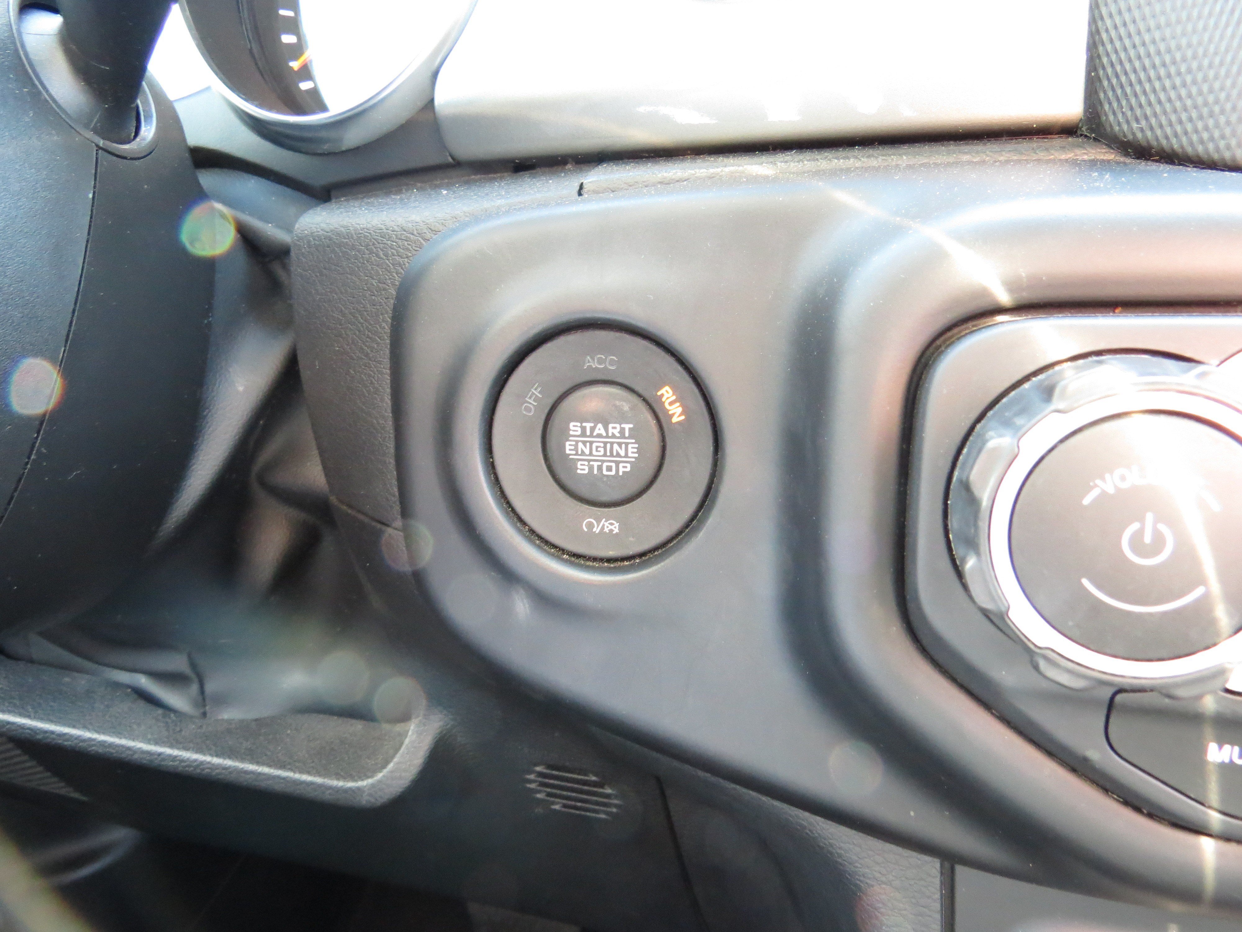 Used 2023 Jeep Wrangler Unlimited Sahara w/ Dual Top Group AWD/4WD image 20