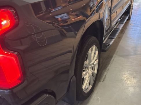 Used 2022 Chevrolet Silverado 1500 High Country w/ High Country Premium Package image 5