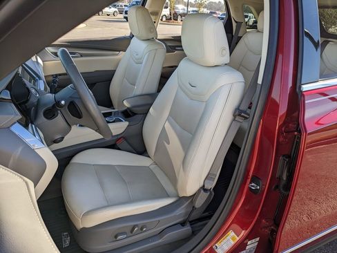 Used 2023 Cadillac XT5 Premium Luxury FWD image 39