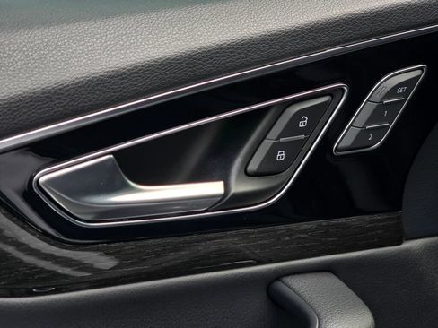 Used 2019 Audi Q7 3.0T Premium Plus w/ Premium Plus Package AWD/4WD image 36