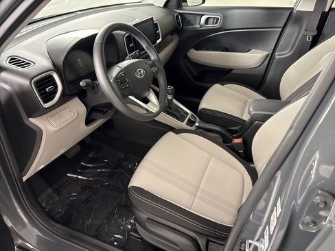 Used 2025 Hyundai Venue SEL image 27