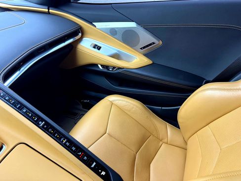 Used 2020 Chevrolet Corvette Stingray Preferred Conv w/ 2LT Preferred Equipment Group image 43