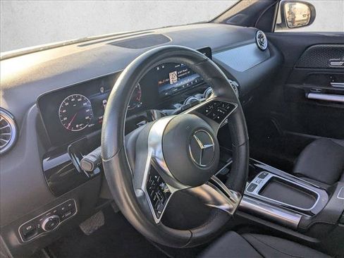 Used 2025 Mercedes-Benz GLA 250 image 9