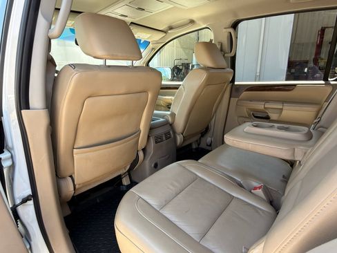 Used 2011 Nissan Armada SL image 21