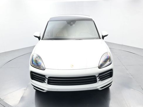 Certified 2022 Porsche Cayenne Platinum Edition image 45