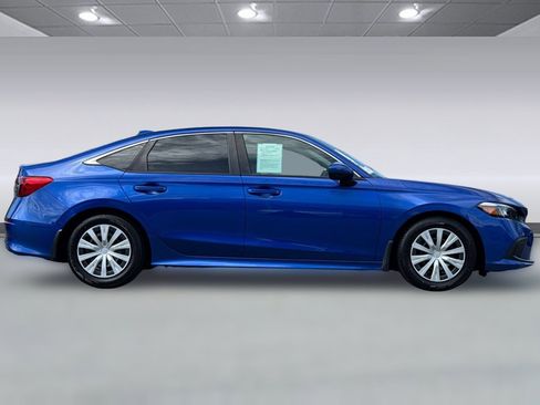 Used 2022 Honda Civic LX image 2